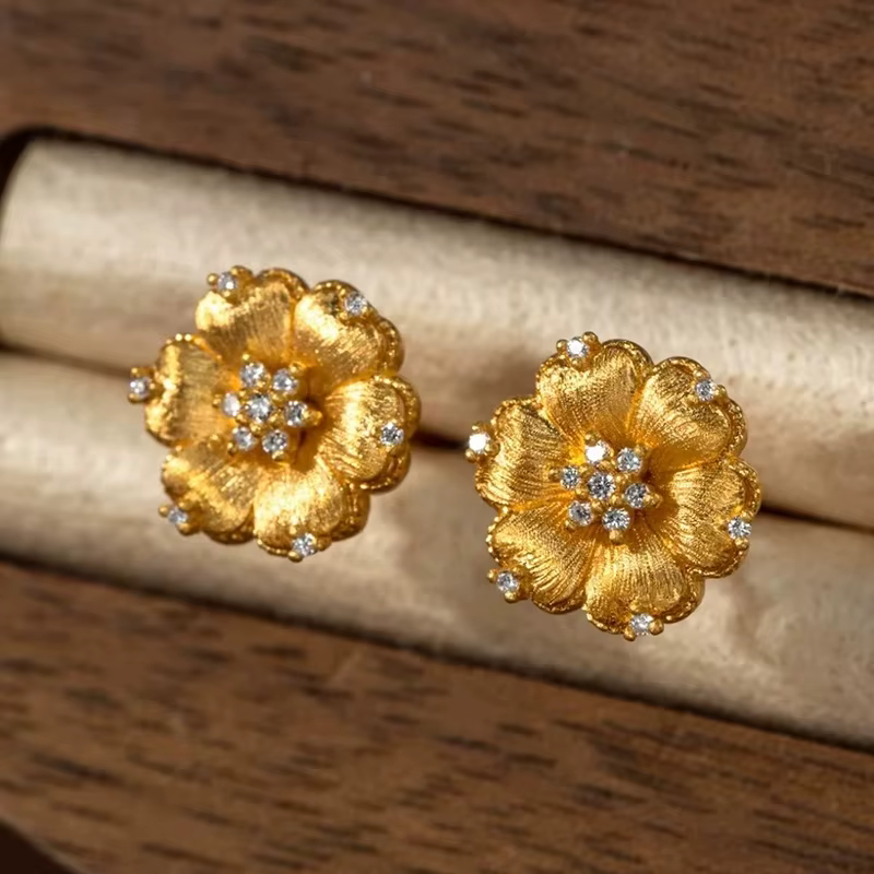 Luxueux brillant fleur collier boucle d'oreille romantique pétales de soie ensemble de bijoux brossé artisanat Zircon