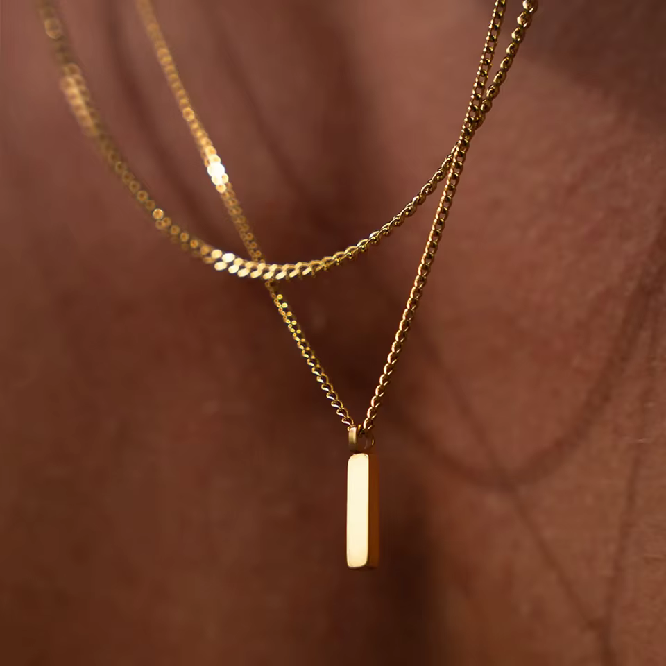 Bijoux en acier inoxydable collier pour hommes à la mode couleur dorée pendentif