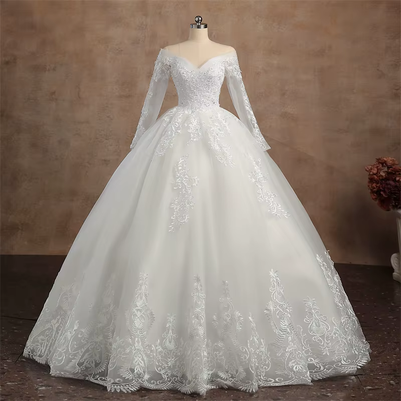 Robe de mariée en dentelle et perles pour femmes