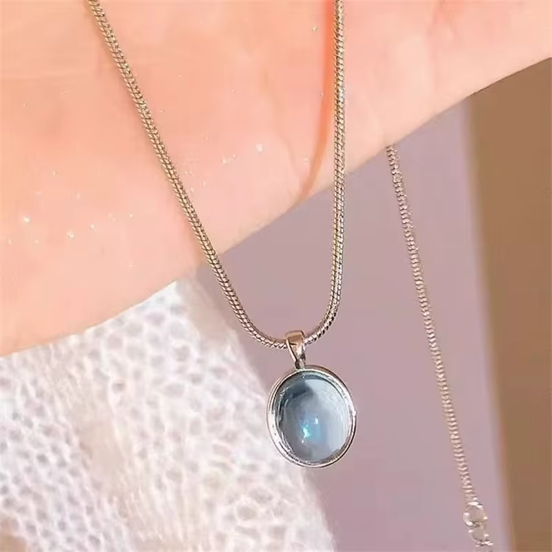 Collier pendentif aigue-marine narrétro simple pour femmes