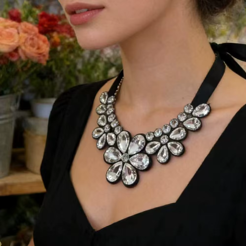 Bijoux élégants en résine transparente avec fleurs multicolores