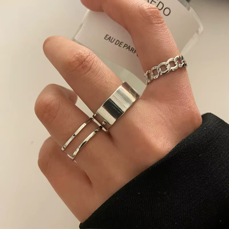 Bague croisée Hip Hop sur chaînes de doigts