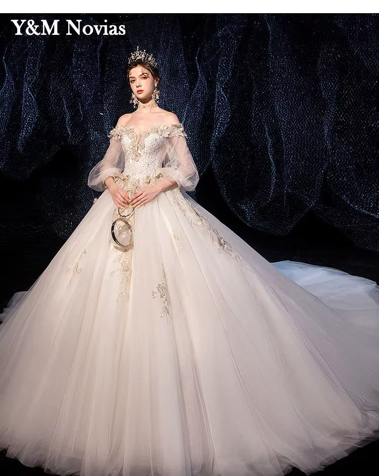 Robe de mariée en dentelle perlée de luxe de haute qualité