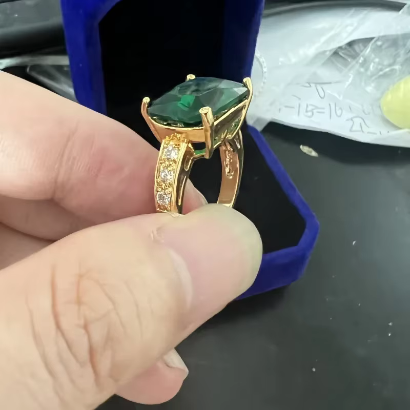 Bague de fiançailles en or 10 carats pour femme