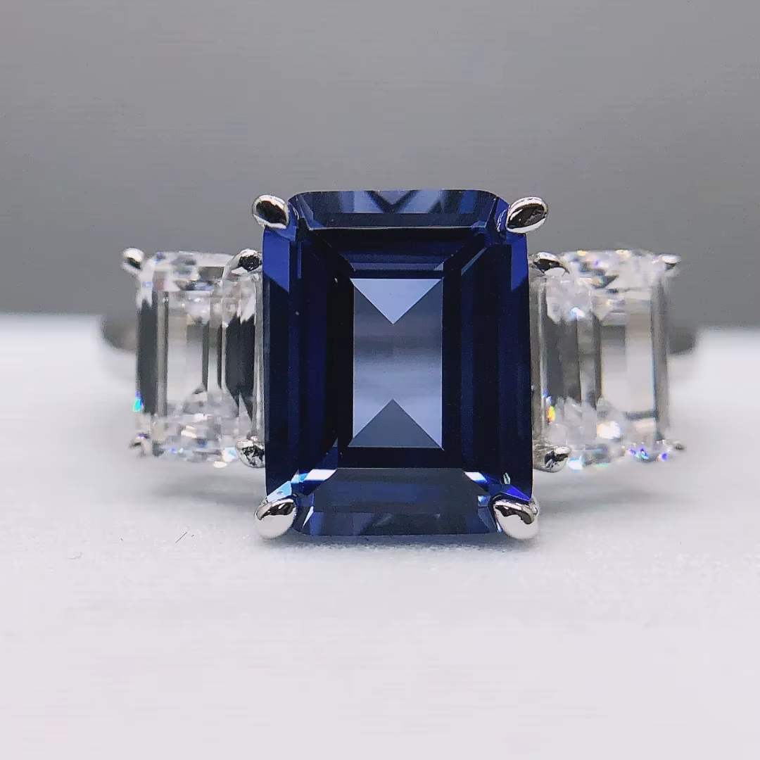 Bague de fiançailles en diamant bleu de laboratoire