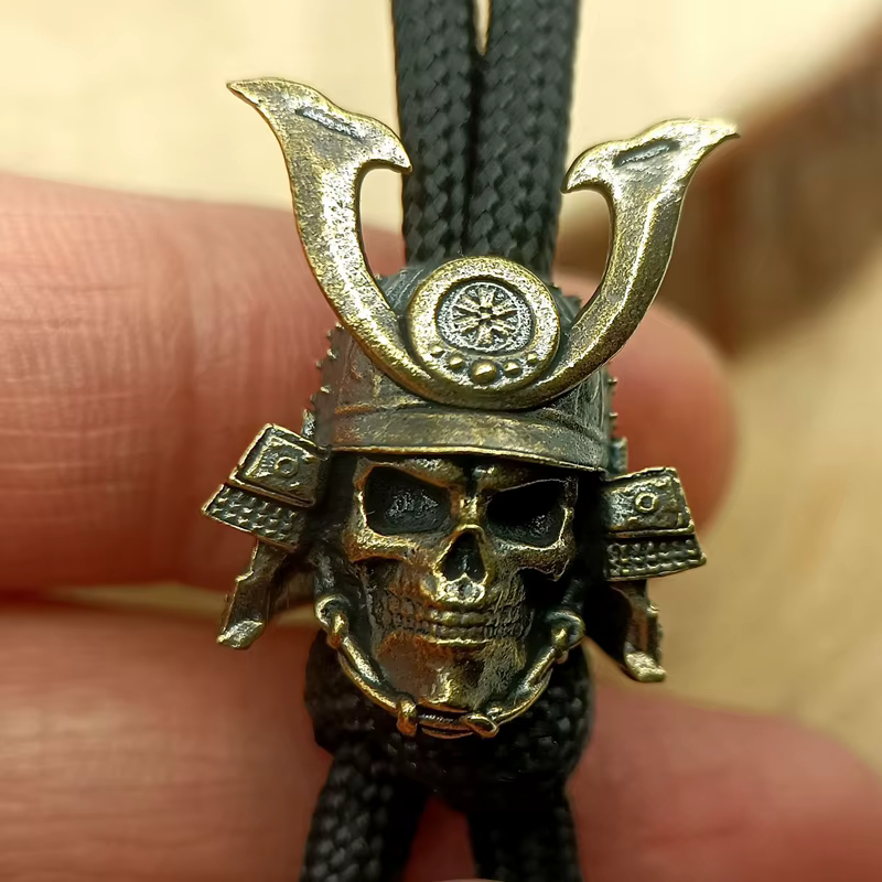 Casque tête de crâne de samouraï japonais