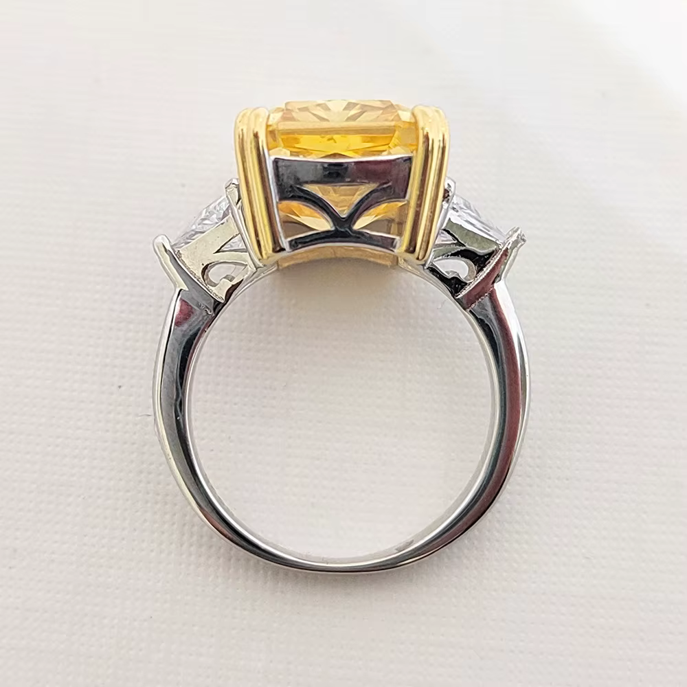 Bague de luxe rectangulaire en diamant jaune à haute teneur en carbone pour femmes