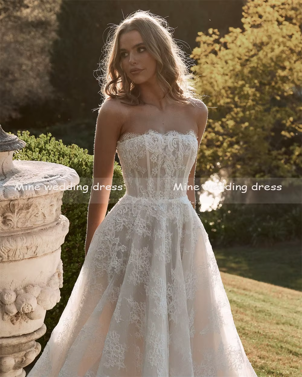 Robe de mariée personnalisée en dentelle sans bretelles