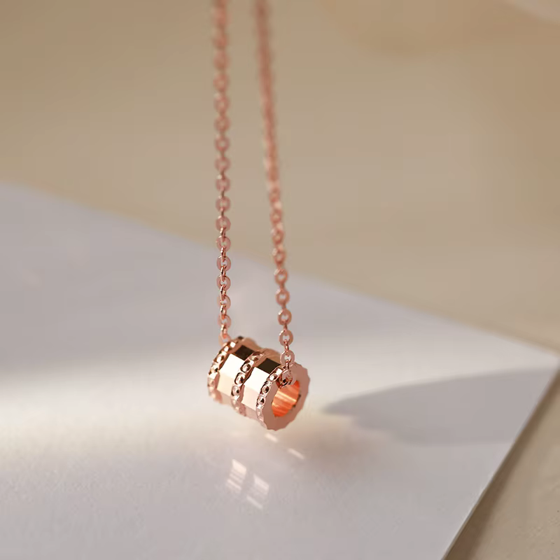 Collier avec pendentif géométrique couleur argent coréen pour femmes
