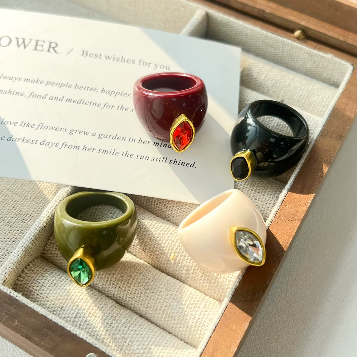 Bague tendance en pierre goutte d'eau colorée