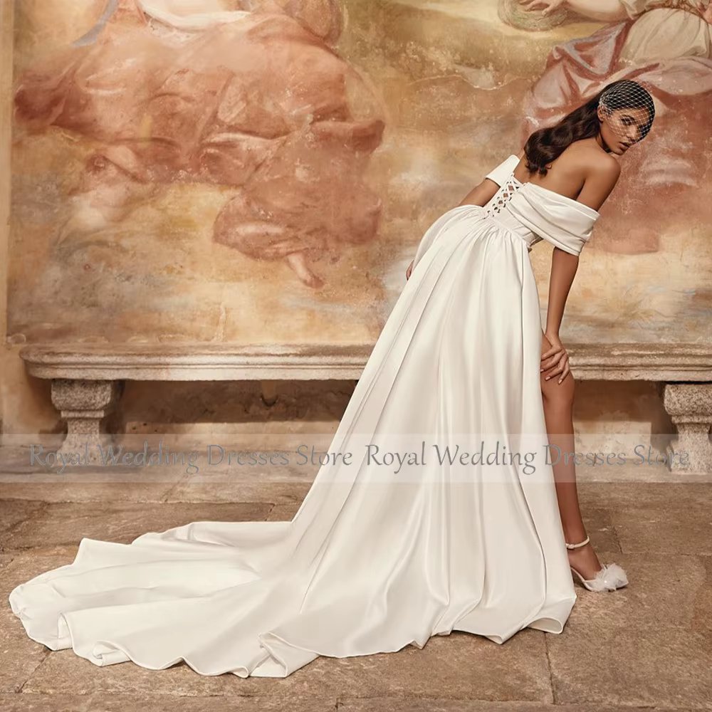 Mini robe de mariée avec poignées