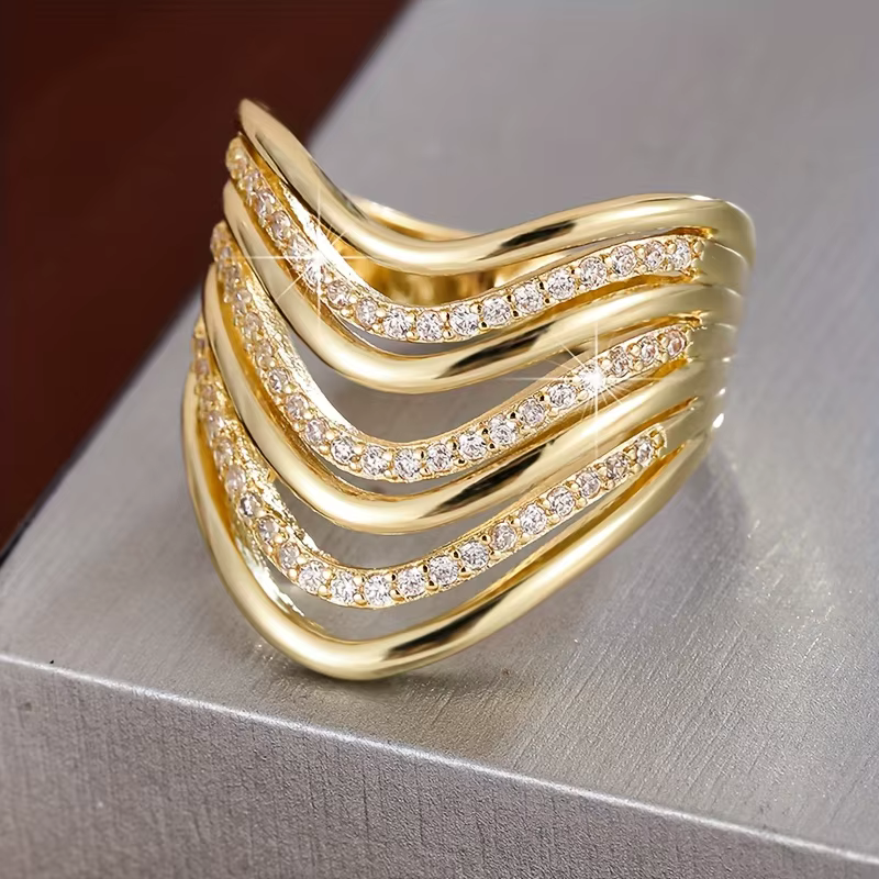 Bague pour femme en or avec incrustations de zircone cubique blanche