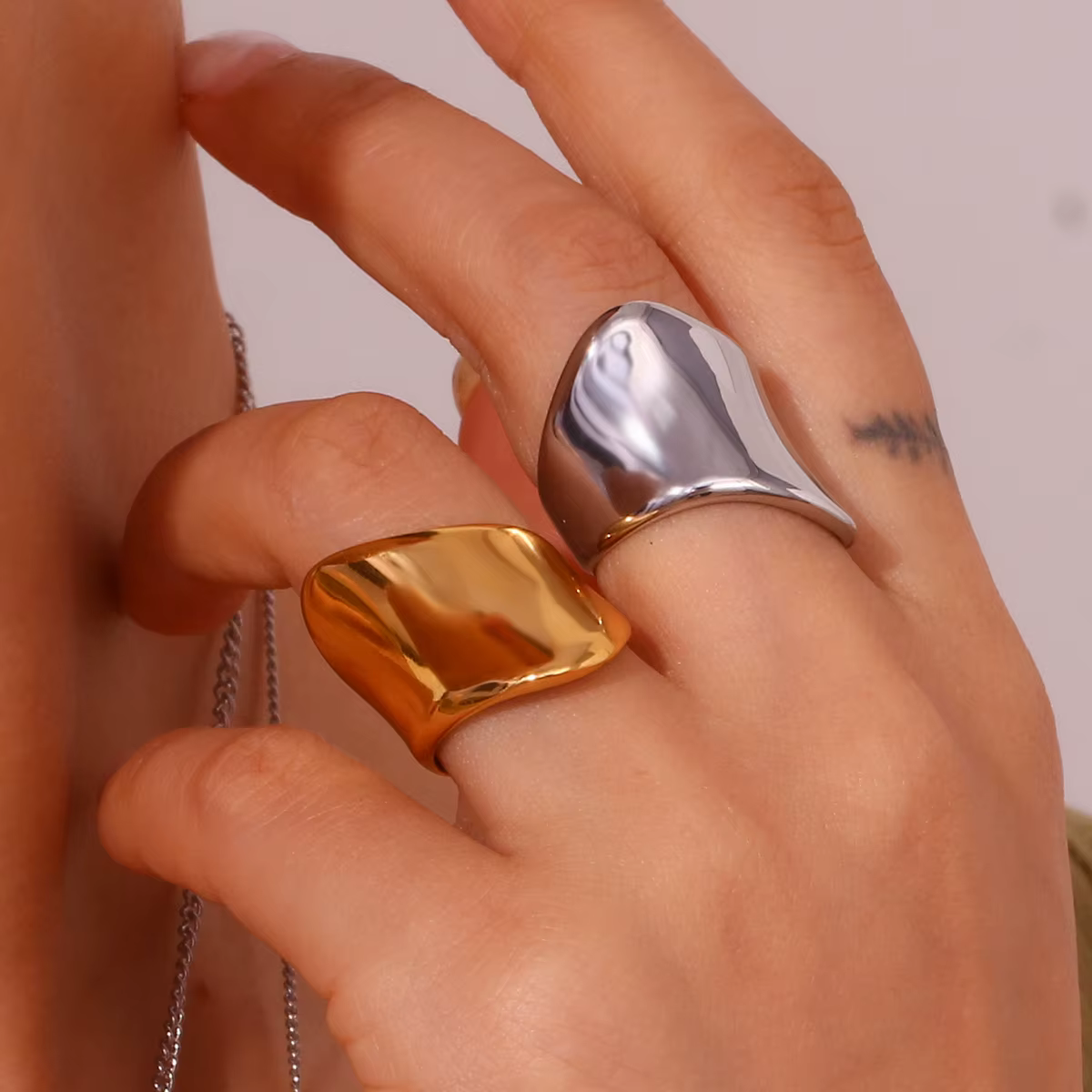 La. Muses – bague minimaliste en acier inoxydable pour femmes