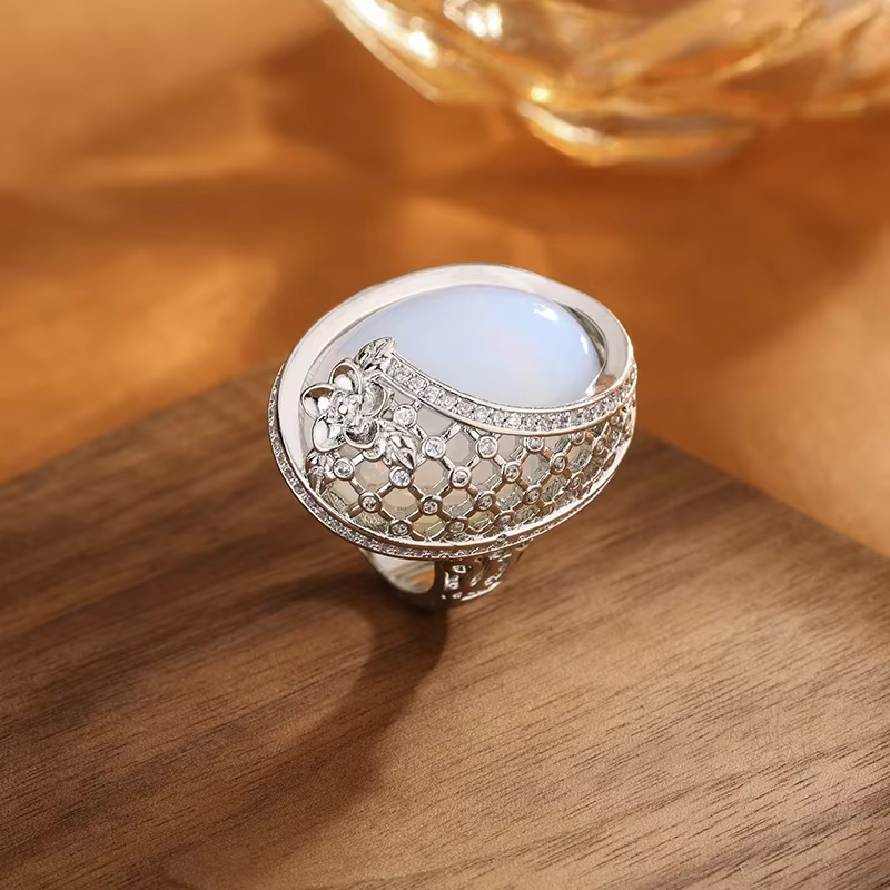 Grande bague opale pour femme