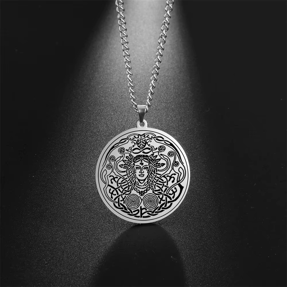 EUEAVAN Collier pendentif délicat déesse Freyja de la mythologie nordique