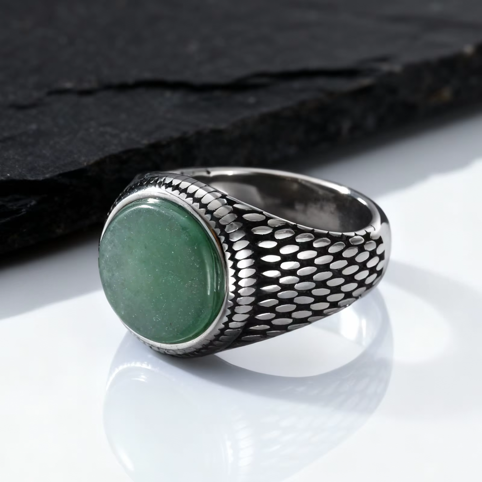 Bague en pierre verte pour hommes