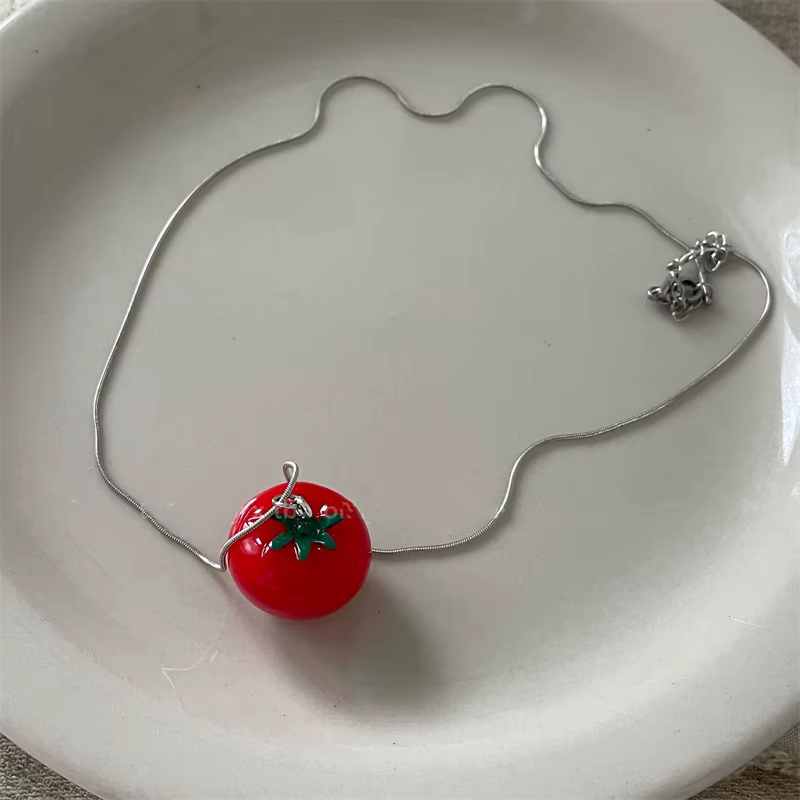 Collier pendentif tomate mignon pour femme