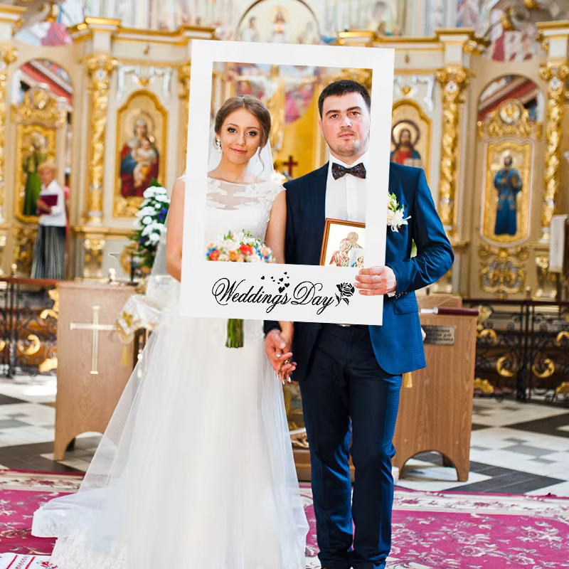 Cadre photo en carton blanc DIY pour la journée du mariage