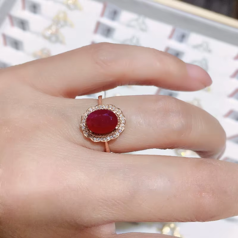 Bagues de fleurs de gemme rouge foncé incrustées pour femmes