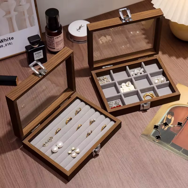 Boîte à bijoux en bois de noyer avec couvercle