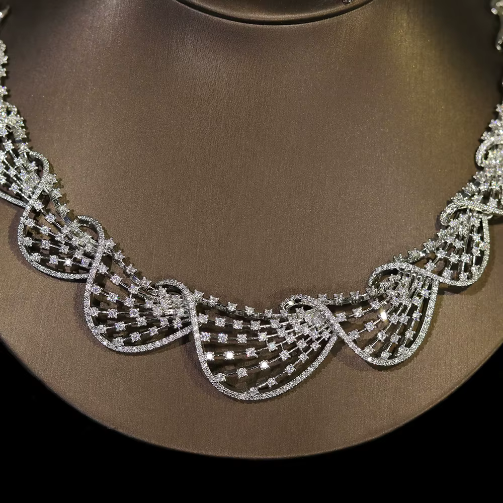 Ensemble de bijoux de luxe en cristal