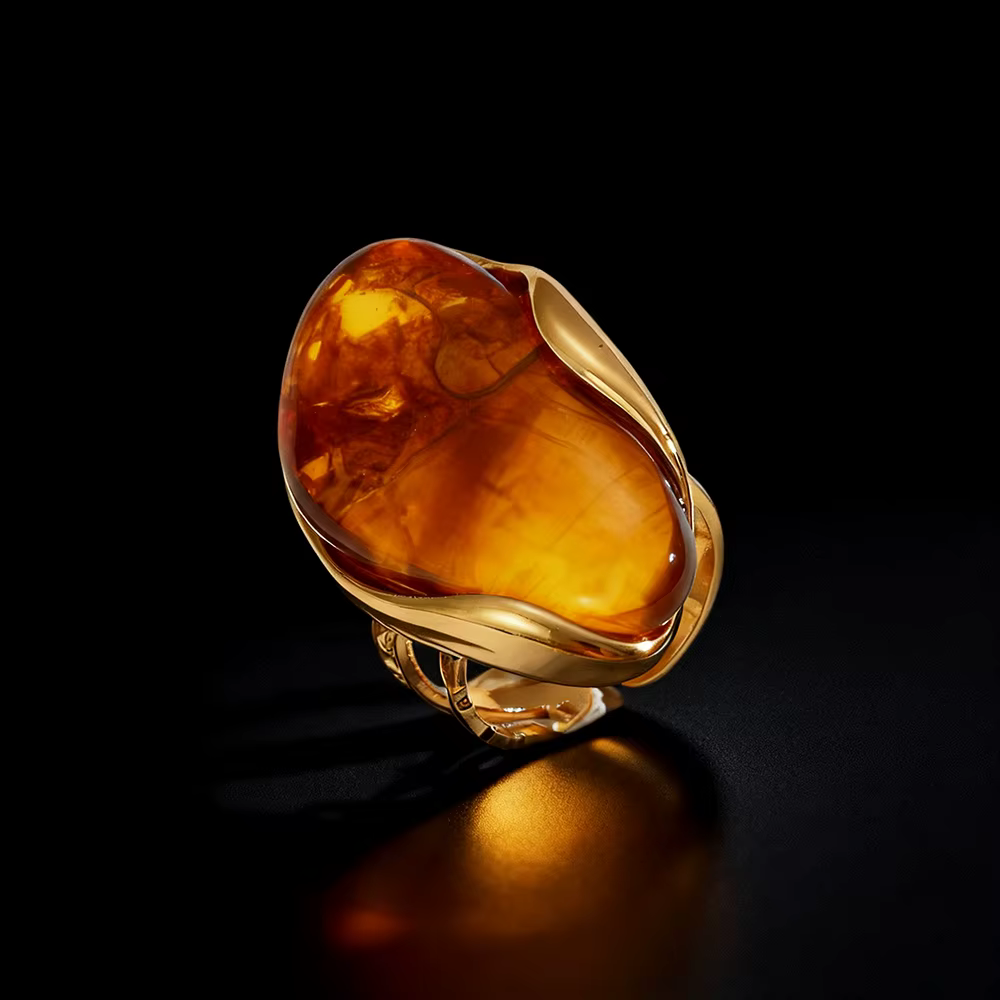 Bagues géométriques en résine plaquées or 18 carats