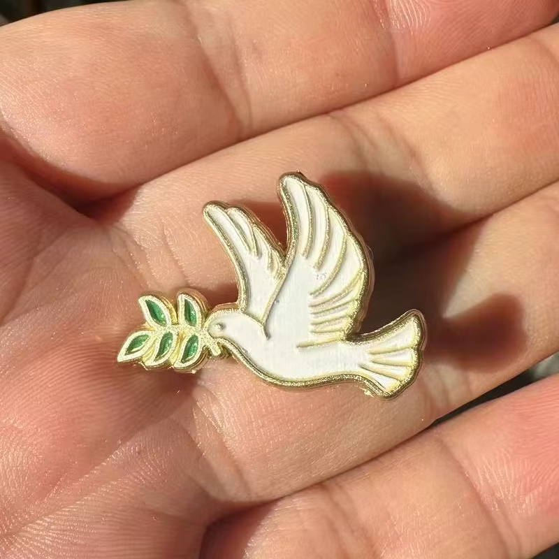 Broche en émail de branche d'olivier de colombe de la paix, insigne d'animal