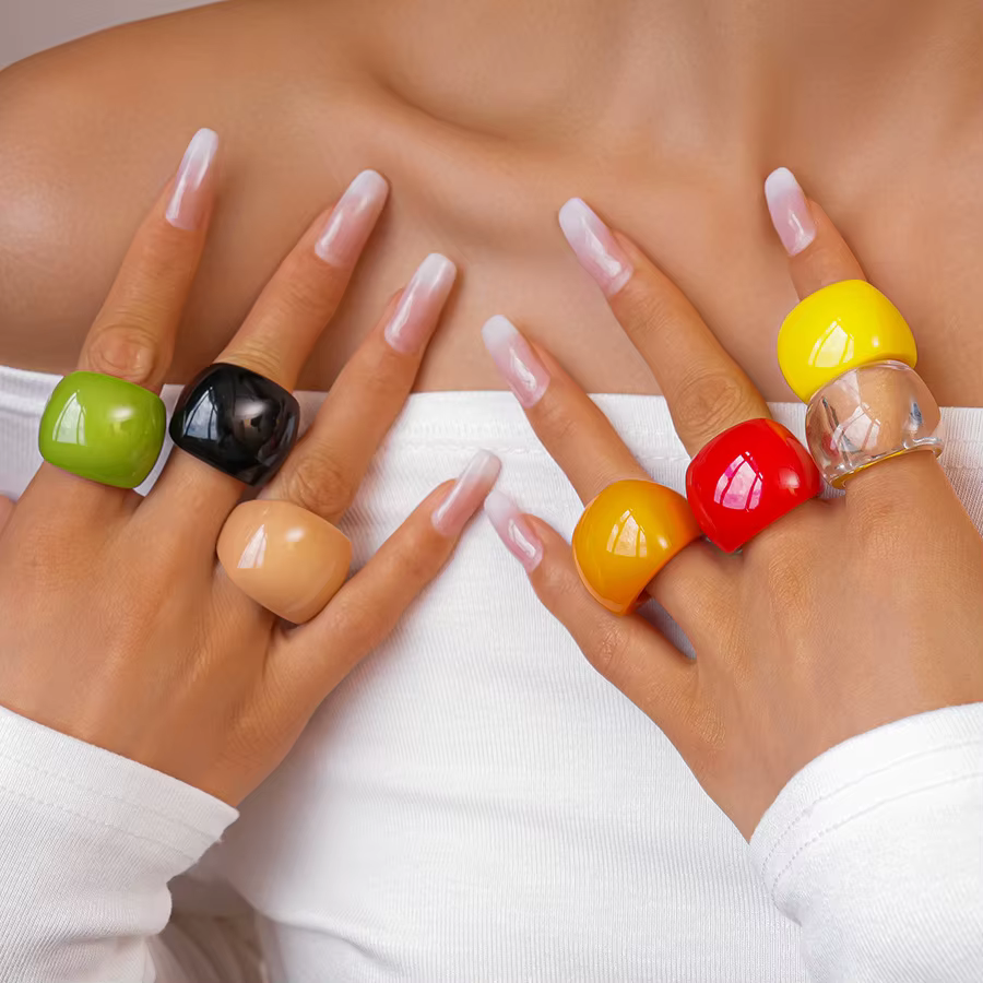 Bague en résine acrylique couleur bonbon