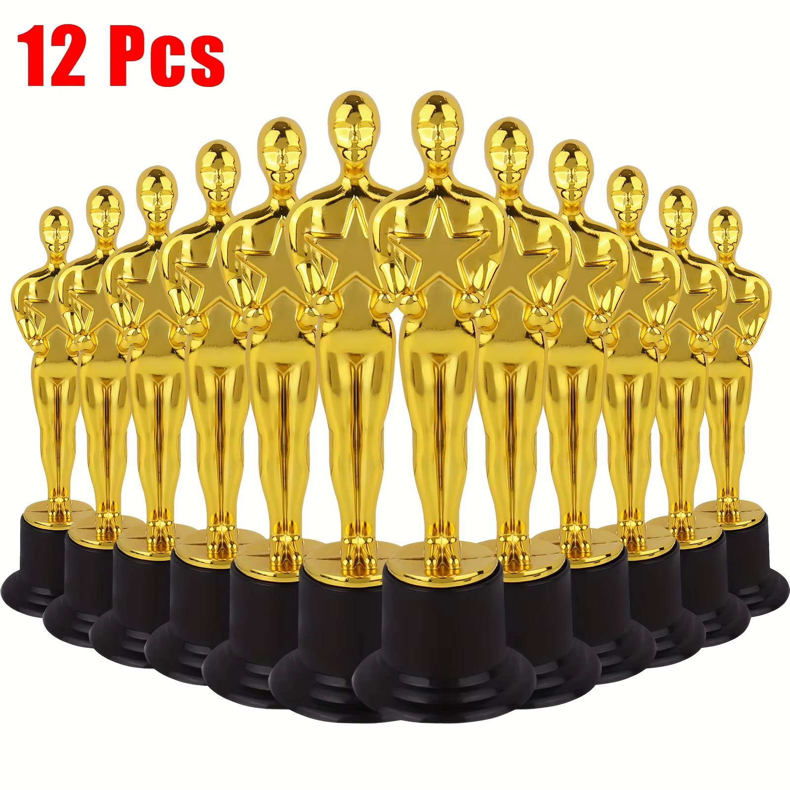 Statuettes de trophées dorés
