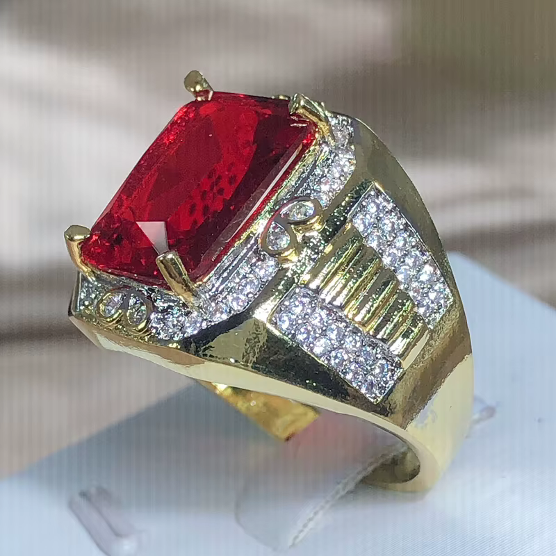 Bague roi Vintage rempli d'or AAAAA CZ Zircon rouge bijoux de fiançailles de luxe bagues de mariage pour hommes