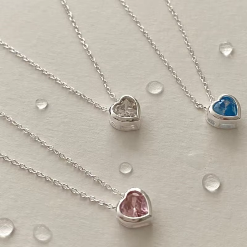 Collier pendentif coeur CZ créatif pour femme