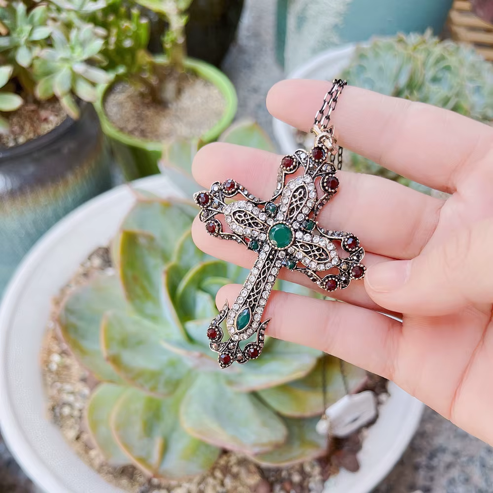 Neovisson Ethnic Jewelry Flower Cross Necklace Antique Gold Color Resin Ladies Favorite Gift Wedding