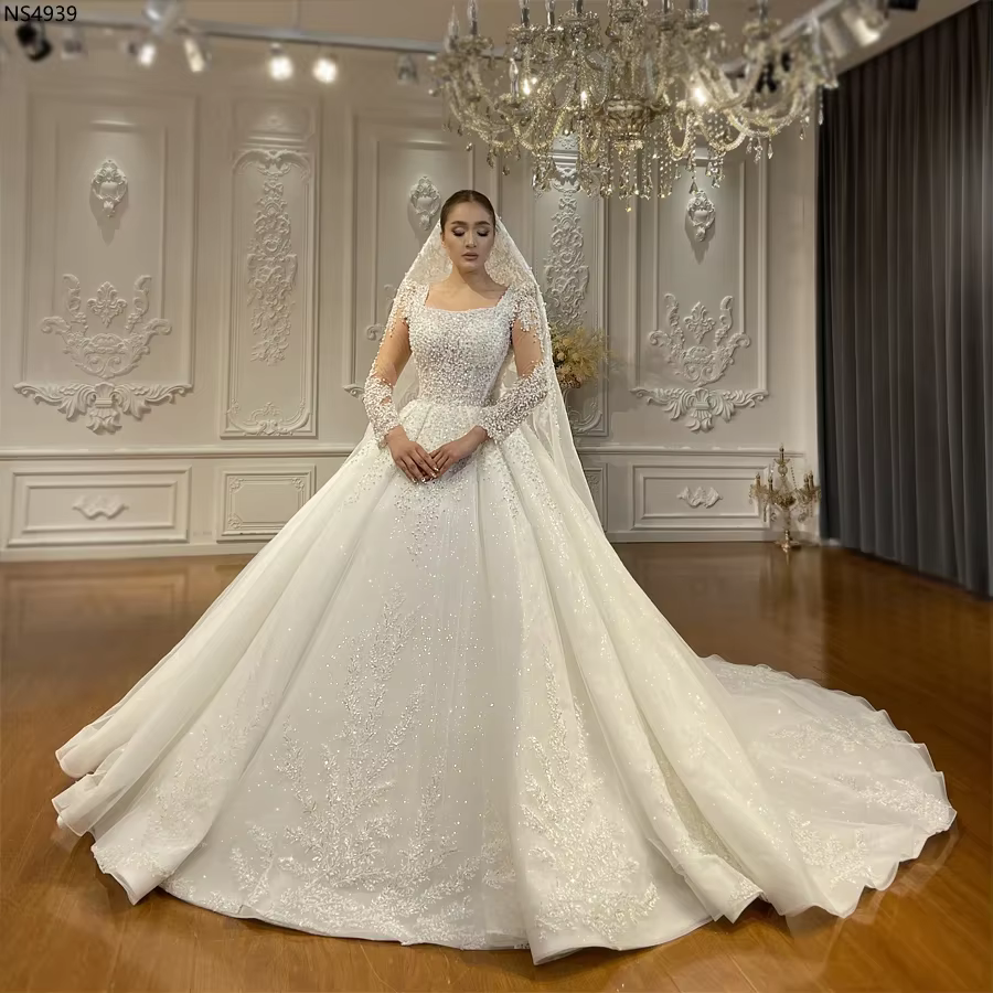 Robe de mariée personnalisée de luxe 2027 à manches longues et col carré Amanda Novias Officiel