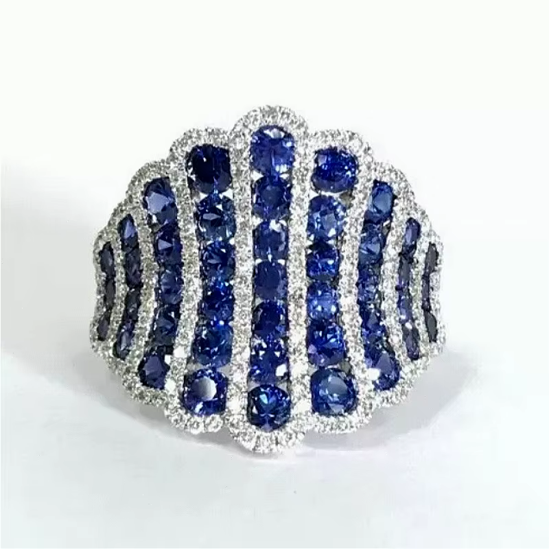 Bague de luxe scintillante incrustée de zircone synthétique bleue