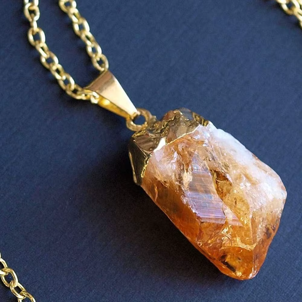 Pendentif en cristal brut naturel pour la guérison