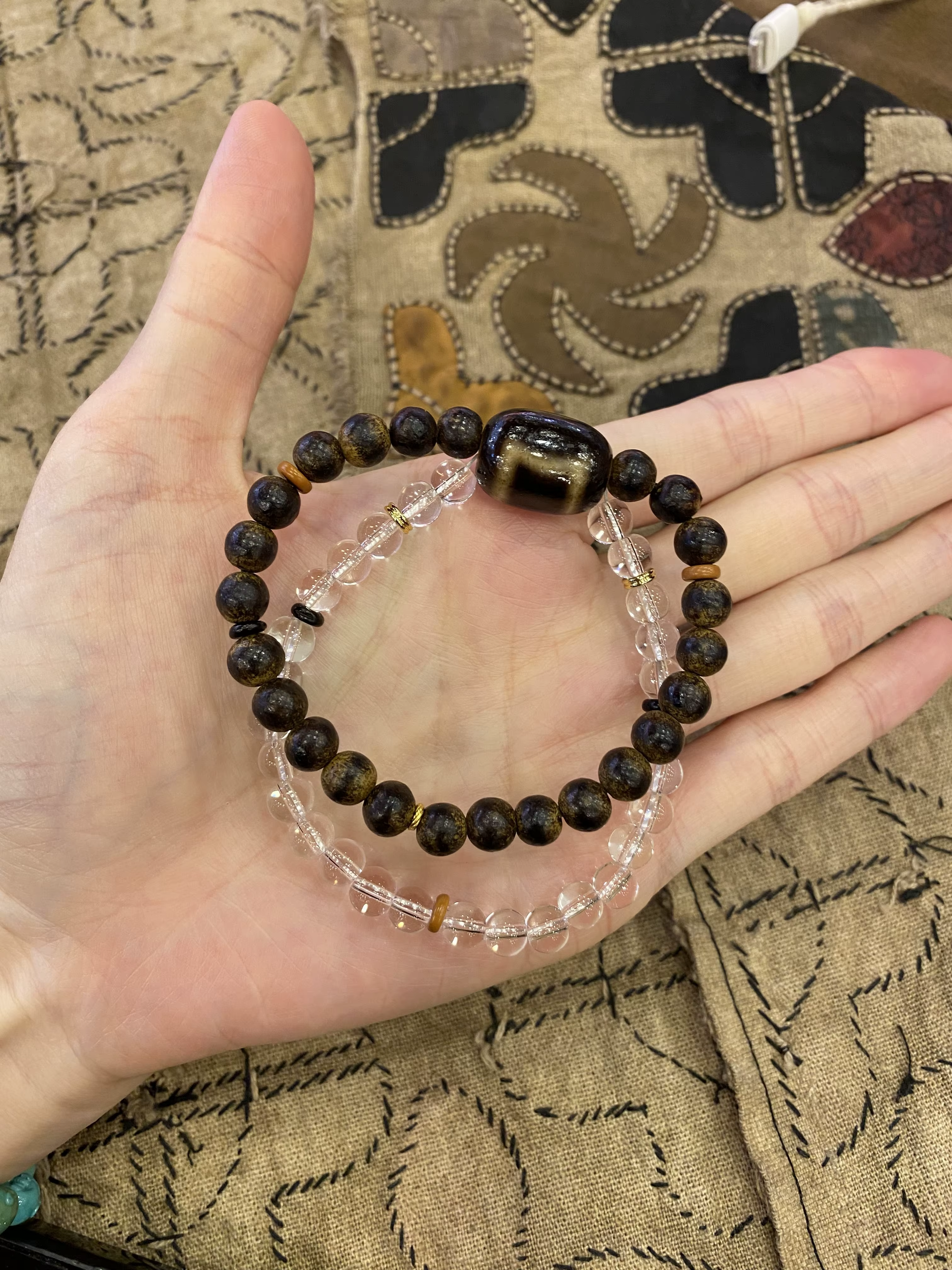Bracelet en bois d'agar et quartz clair avec perle Dzi