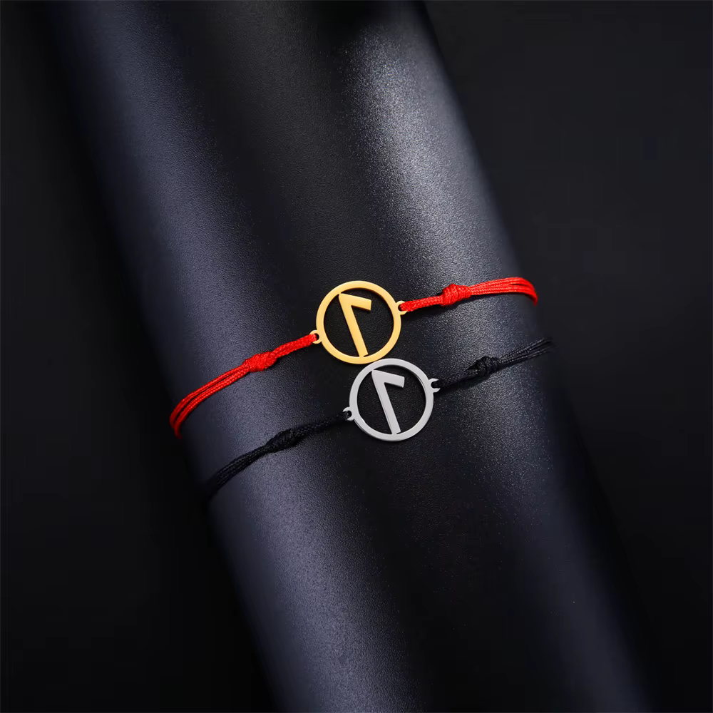 EUEAVAN Bracelet Vintage Nordique avec Runes et Lettres, Bracelet à Breloques en Acier Inoxydable, Chaîne Corde, Amulette Saint Patron Ancien, Bijoux Cadeaux