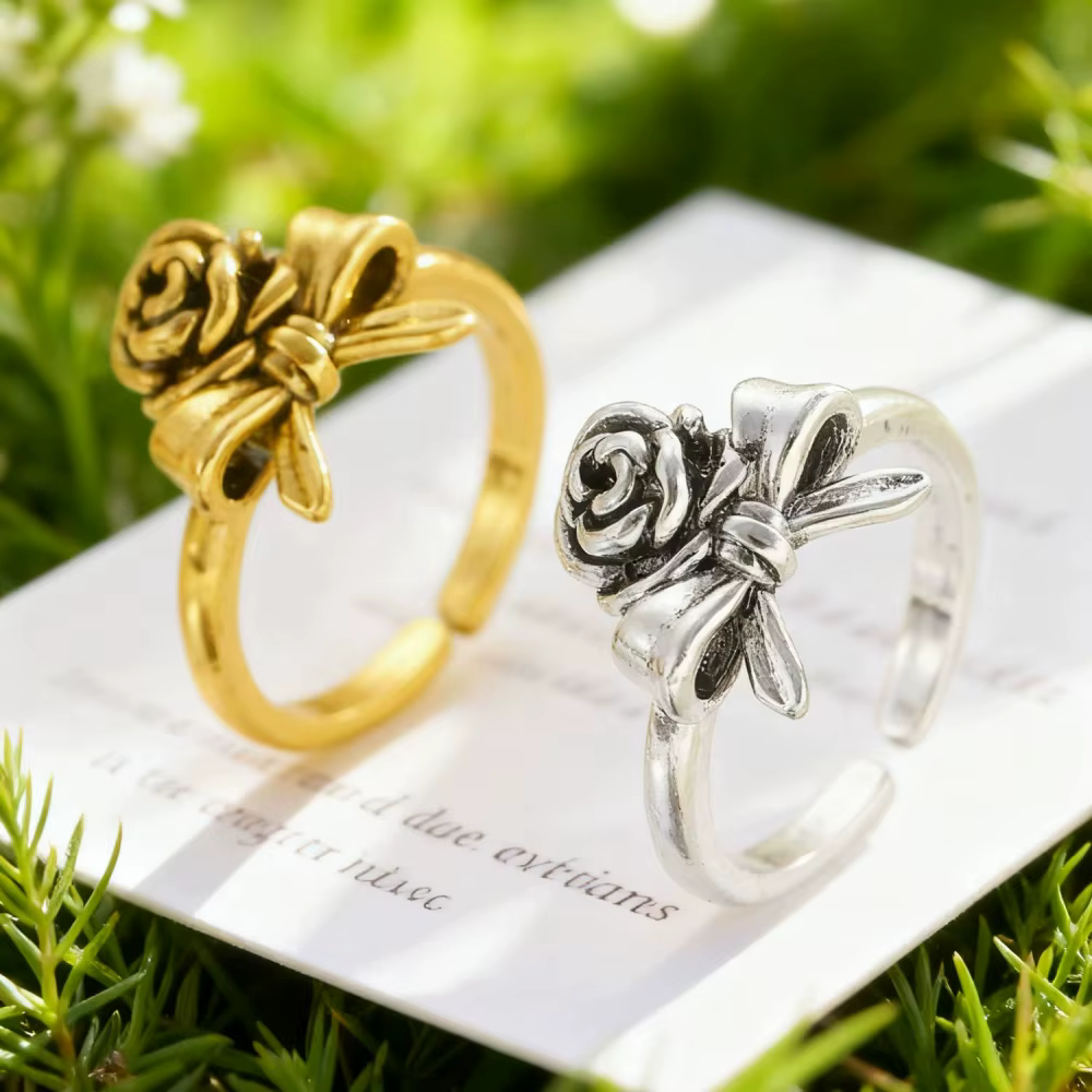 Bague à nœud rose vintage