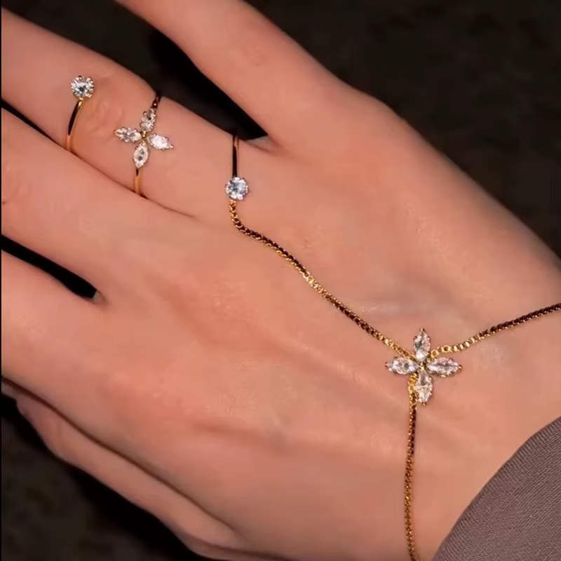 Nouvelle bague-bracelet fleur diamantée éclatante