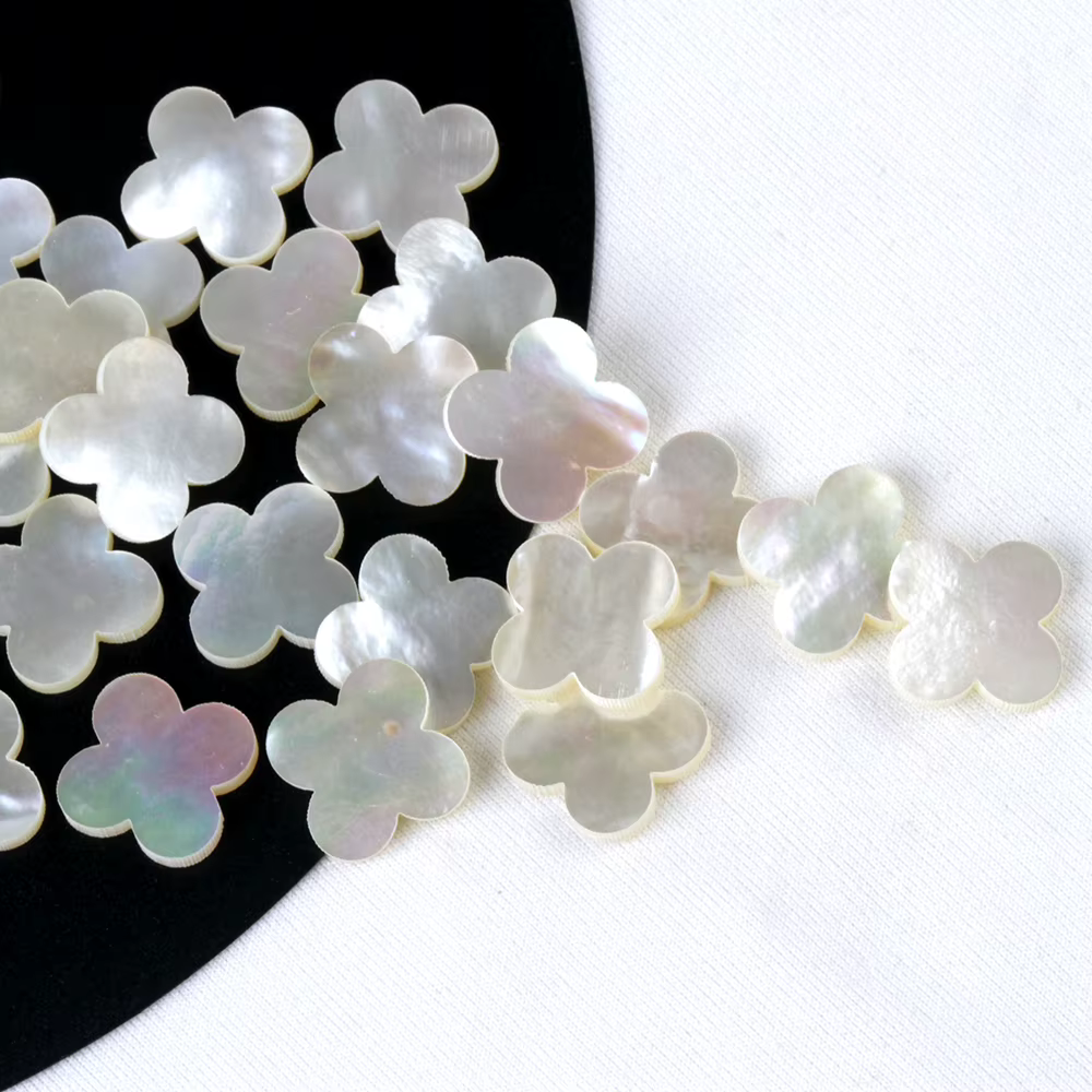 Perles de trèfle en forme de nacre
