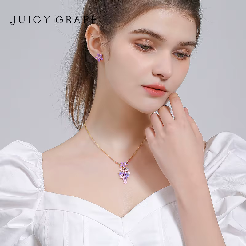 Collier Fleur de Myosotis en Émail Violet Juicy Grape pour Femme
