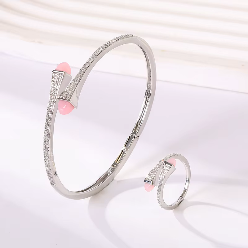 Nouvel ensemble de bijoux 2025 pour femme : bracelet et bague tendance