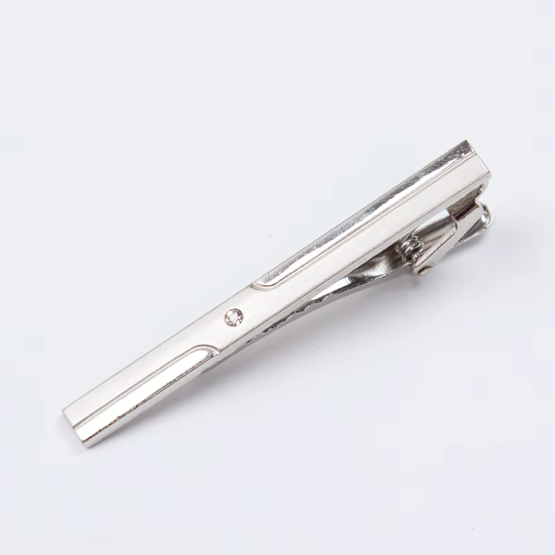 Pince à cravate en métal couleur argent pour hommes, pour cadeaux de mariage, fermoir à cravate, barre de cravate en cristal, épingle à cravate pour accessoires pour hommes