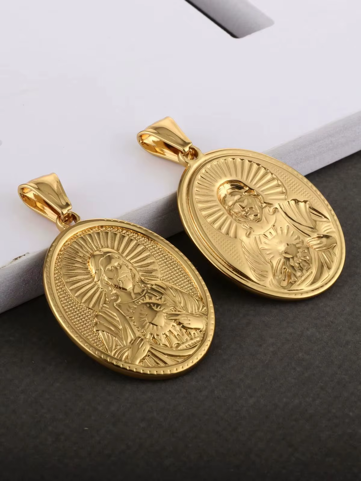 Diyalo 3 couleurs sainte icône sacré coeur de jésus pendentif en acier inoxydable collier à faire soi-même bijoux sacraments cadeaux de Confirmation