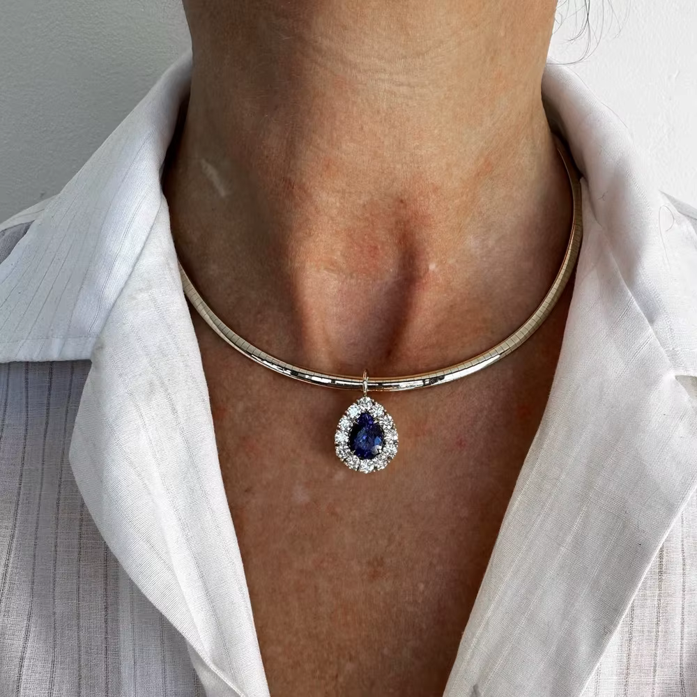 Collier luxueux et authentique avec pendentif en dentelle et saphir en argent S925