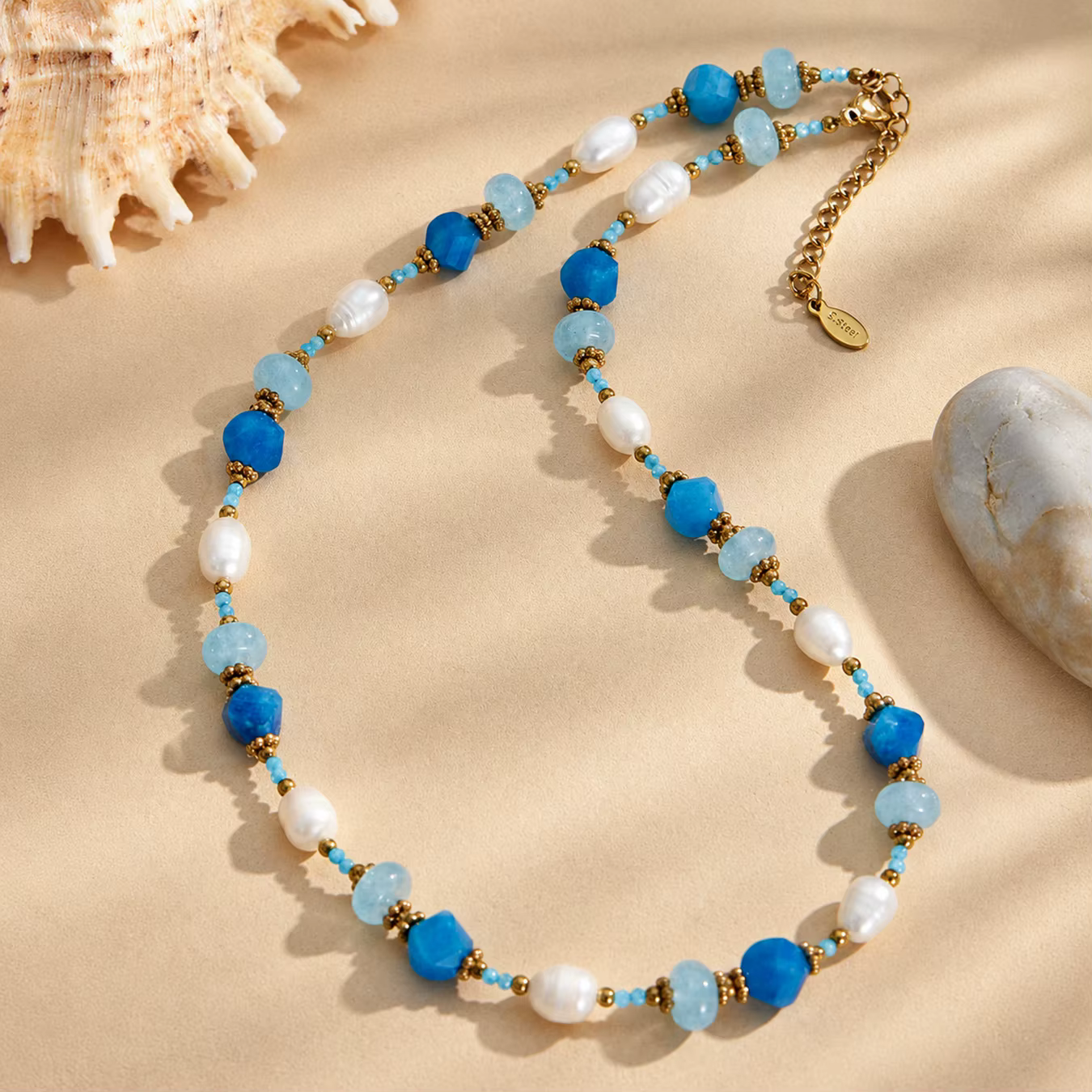 Collier de perles d'eau douce naturelles et de pierres facettées