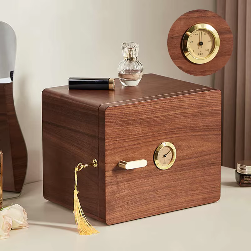 Boîte à bijoux en bois avec serrure