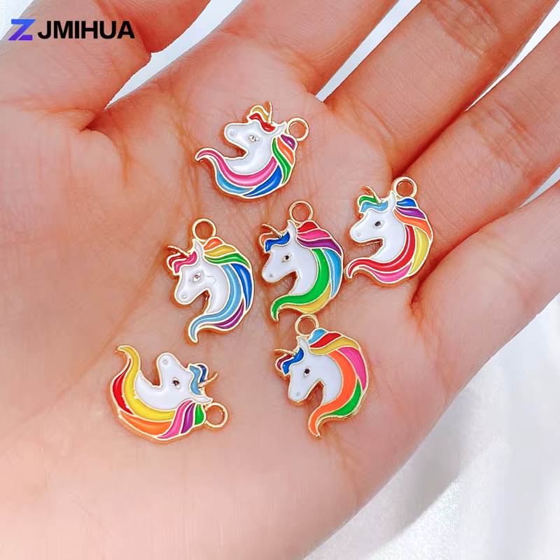 Breloques en émail licorne arc-en-ciel