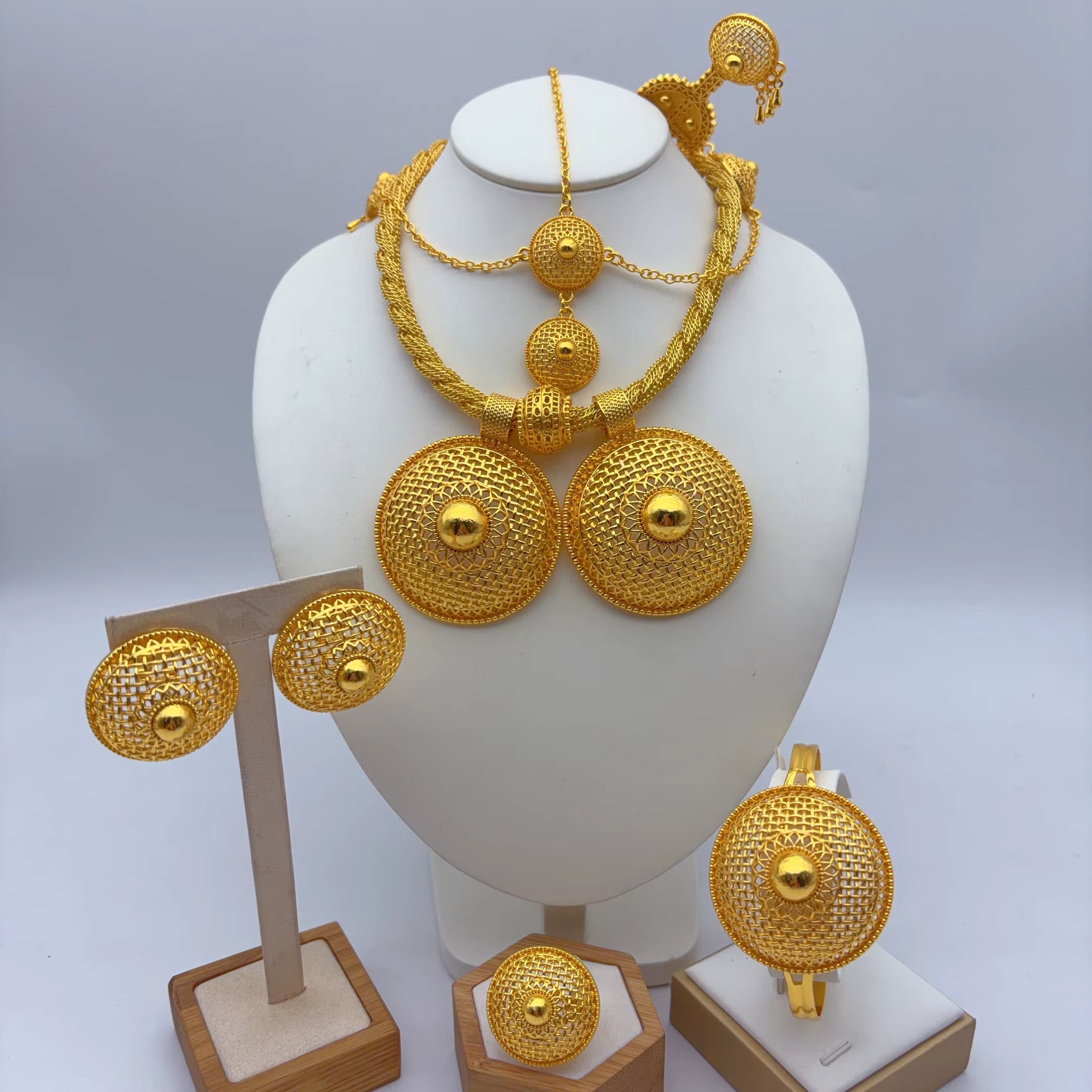 Ensemble de bijoux plaqué or 24 carats brésilien