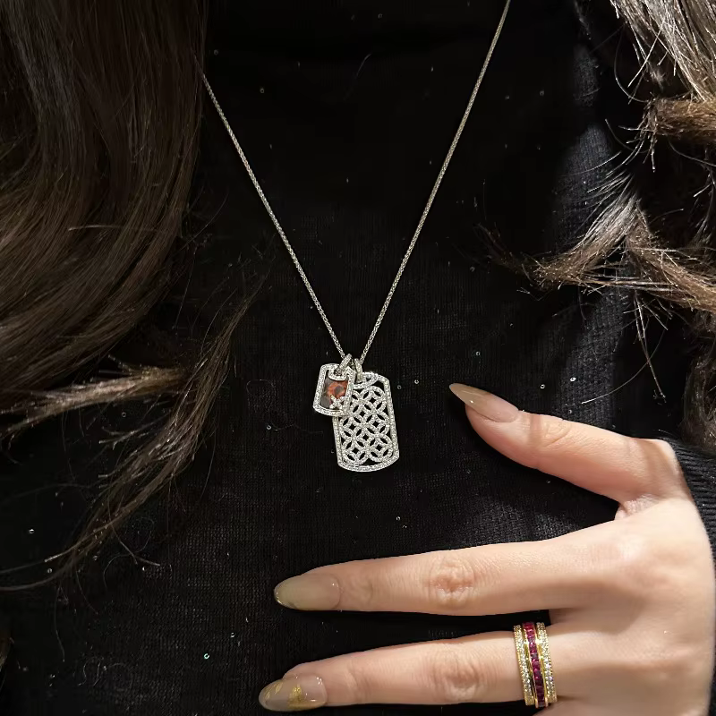 Luxueux collier carré en argent 925 incrusté de diamants rétro nouveau dans le style chinois exquis